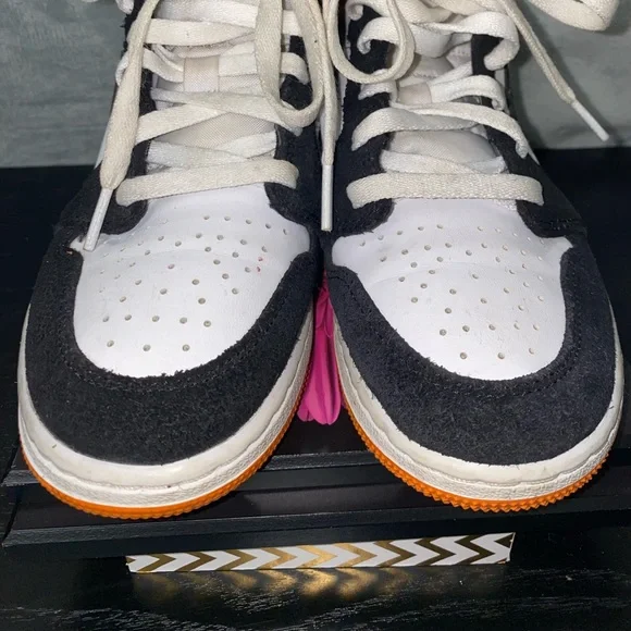 Nike Jordan 1 Mid SE Shoes girls size 5Y Floral Blossom Embroidery DQ8390-100 - Picture 9 of 12